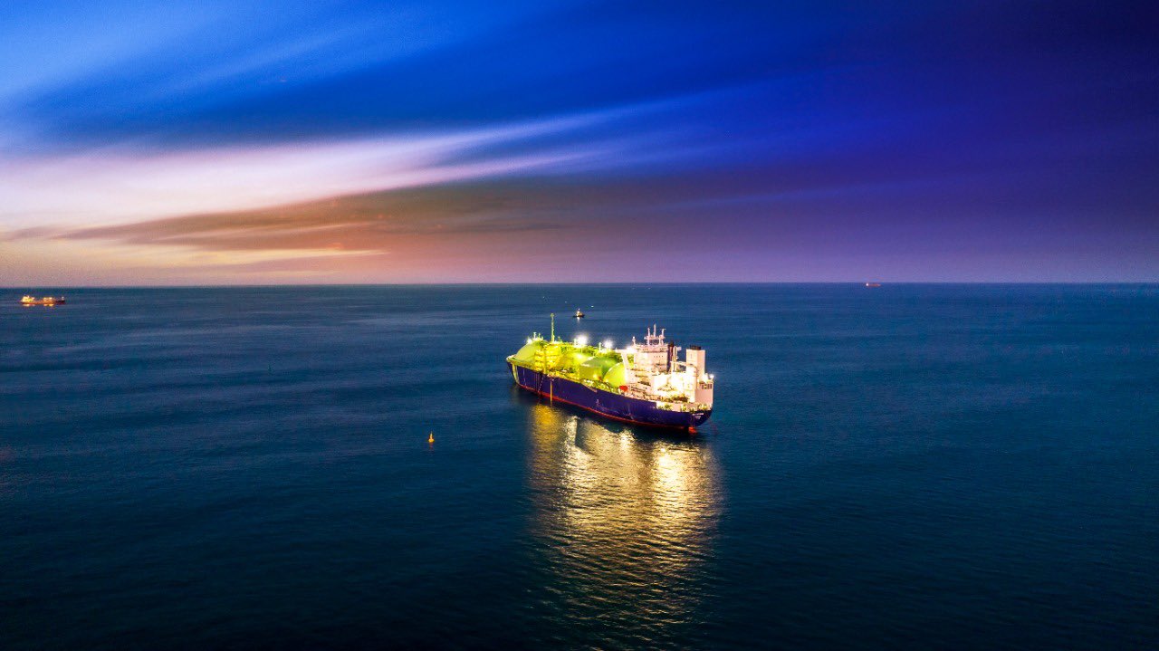 llega-a-el-salvador-el-primer-buque-carguero-de-gas-natural-de-centroamerica